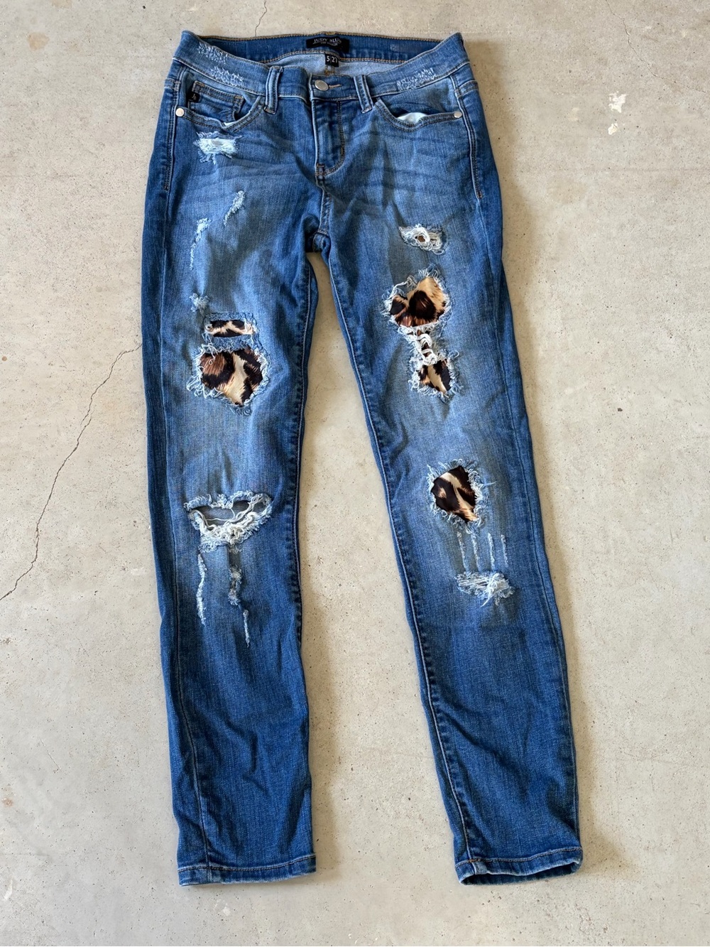 Judy Blue Leopard Print Patch Distressed Skinny Jeans 5/27